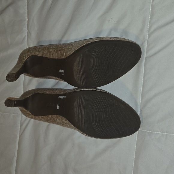 Clark's Collection Heels - Picture 5 of 8